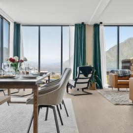 Artic Lyngvær Luggombu Lodge with jacuzzi，位于Kleppstad的酒店