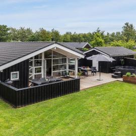 Amazing Home In Hemmet With Sauna，位于海默特的酒店