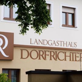 Landgasthaus Dorfrichter，位于圣瓦伦丁的酒店