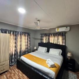 Groove Vacation Homes，位于Kasoa的酒店