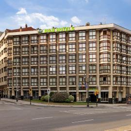 B&B HOTEL Gijón Centro Begoña，位于希洪的酒店
