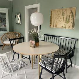 The Palm- Bright And Cozy 3- Bedroom Holiday Home With Private Terrasse & Garden, Brundby，位于Samsø的酒店