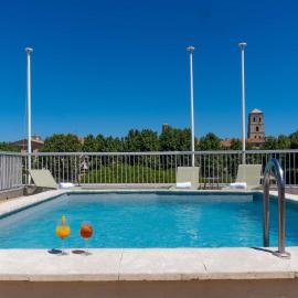 Mercure Arles Centre Arenes，位于阿尔勒的酒店