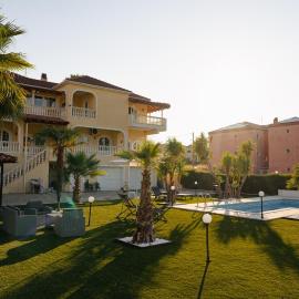 Villa Ilianna，位于伊古迈尼察的酒店