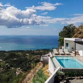Adults Only! Ocaso Luxury Villas Entire Property，位于林康的酒店
