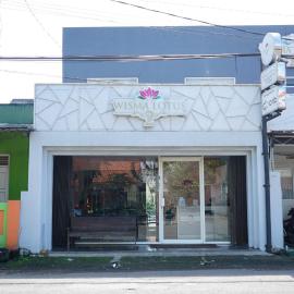 Wisma Lotus 2 Purwokerto，位于Banyumas的酒店