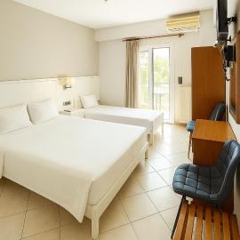 Paradosi Rooms，位于伊古迈尼察的酒店
