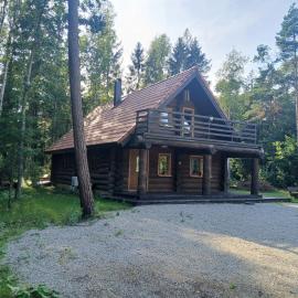 Rooslepa puhkemaja，位于Tuksi的酒店
