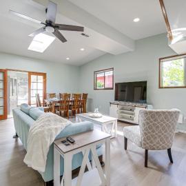 < 1 Mi to Lake Washington: Peaceful Apt in Kenmore