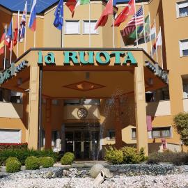 Hotel La Ruota,位于Pianfei的酒店