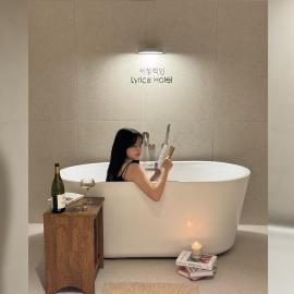 lyrical Hotel Busan Yeongdo，位于釜山的酒店