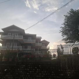 Hotel Dharamshala Ayush Health Paradise，位于Pathyar的酒店
