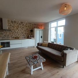 Mediterranean apartment with home theater，位于博德赫拉芬的酒店