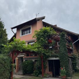 Pokoje pod winogronami，位于Płoty的酒店