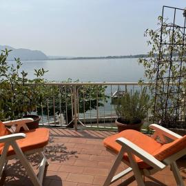 La terrazza Iseana，位于普雷多雷的酒店