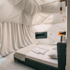 Seagloo Glamping - Adults Only 12y，位于科斯蒂内什蒂的酒店