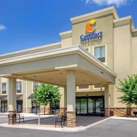 Comfort Inn & Suites Lynchburg Airport - University Area，位于林奇堡的酒店