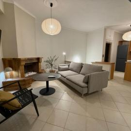 Komi beach Maisonette，位于Kómi的酒店