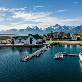 Lyngen Fjord Homes by Havnnes，位于Hamnnes的酒店