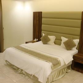 Alwaqt Aldahabi Residential Units Compan الوقت الذهبي，位于Maḩaţţat Ḩaraḑ的酒店