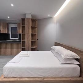 Xhoil Hotel，位于Lushnjë的酒店