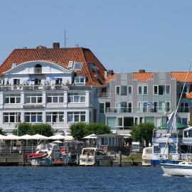 Hotel Deutscher Kaiser，位于特拉弗明德的酒店