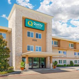 Quality Inn & Suites Plano East - Richardson,位于普莱诺的酒店