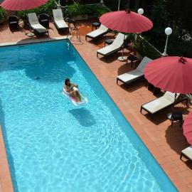 Grand Hotel Nizza Et Suisse，位于蒙特卡蒂尼泰尔梅的酒店