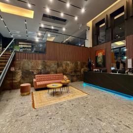 LAKEVIEW Hotel & Apartments，位于马夫罗沃的酒店