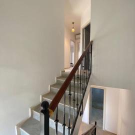 Magnifique Duplex Vue Mer 4 chambres Bénian，位于'Aïn Benian的酒店