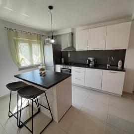NEW Apartment Ema II，位于弗尔的酒店
