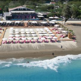 hawaii beach resort otel，位于Arpaçbahşiş的酒店