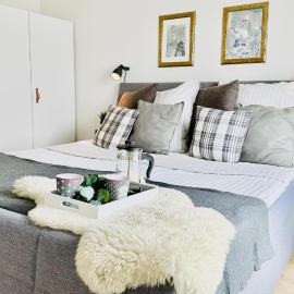 Nordlicht, Olpenitz - moderne Ferienwohnung in direkter Strandnähe mit eigenem Eingang, Sauna, Kaminofen, Terrasse und Parkplatz，位于奥尔本尼兹的酒店
