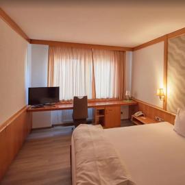 Hotel Ritter Sakira，位于瓦尔迪尔恩的酒店