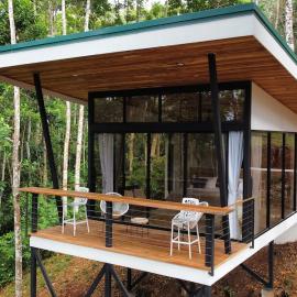Pandanus Lodge & Retreats Bungalow Strelizia，位于圣拉蒙的酒店