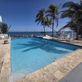 Ventana Va1c at Arecibo 681 Ocean Drive，位于阿雷西博的酒店