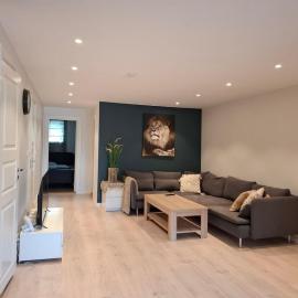 Central apartment with 2 bedrooms and free parking，位于杰西姆的酒店