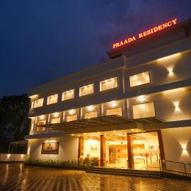 Hotel Praada Residency,位于Kotamangalam的酒店