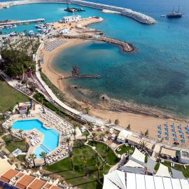 MyroAndrou Beach Hotel Apartments，位于普罗塔拉斯的酒店