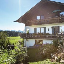 Alpiner Aufenthalt mit Balkon in Steingaden，位于施泰因加登的酒店