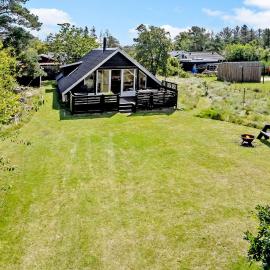 2 Bedroom Stunning Home In Skjern，位于斯凯恩的酒店