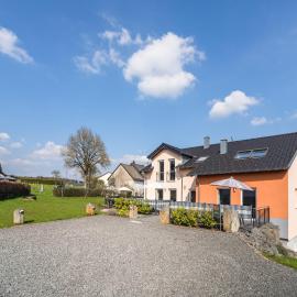 Dreamy Holiday Home in Ellscheid with Terrace，位于Ellscheid的酒店