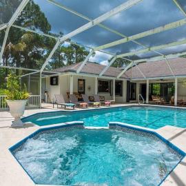 Jupiter Farms Country Estate with Pool Spa Lakefront，位于朱庇特的酒店