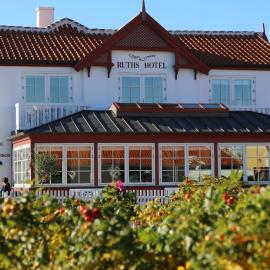 Ruths Hotel，位于斯卡恩的酒店