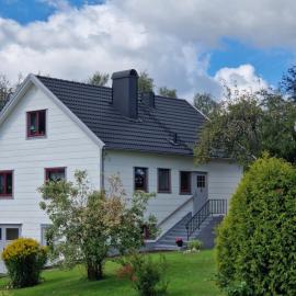 Nyrenoverad lägenhet centralt, nära till kust och natur，位于蒙克达尔的酒店