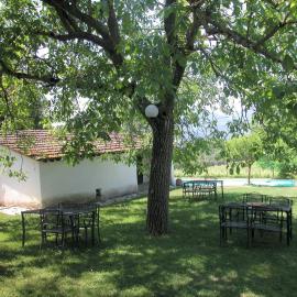 Attractive apartment in old farmhouse on the estate with pool