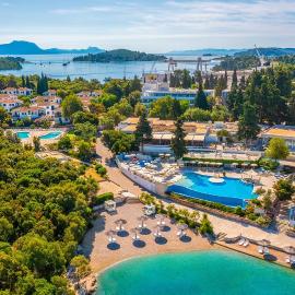 Aminess Vival Port9 Resort，位于科尔丘拉的酒店