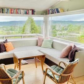 Family Cabin With Fjord Views In Drøbak Heights，位于德勒巴克的酒店