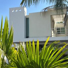 Private House in Secure Complex with Pool & Lush Garden，位于Cuautlixco的酒店