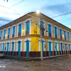 hotel colonial la casona Mogotes，位于Estación El Salto的酒店